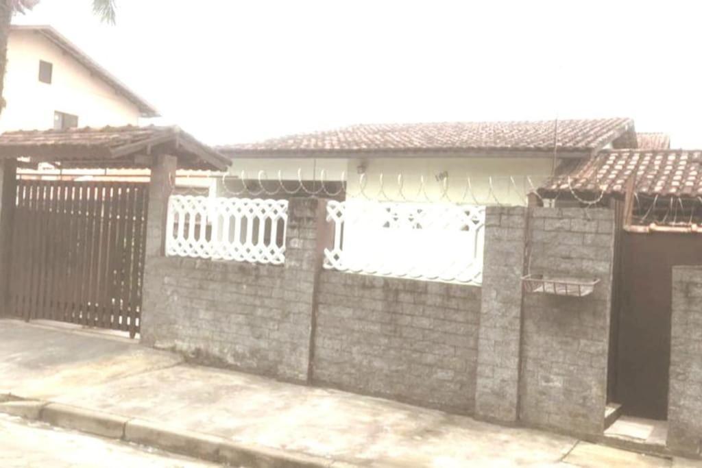 Casa Proximo A Com Churrasqueira E Ar Condicionado! Holiday home Caraguatatuba