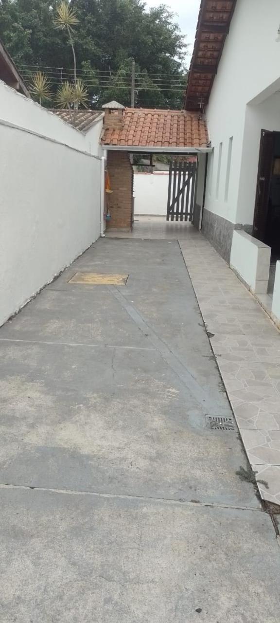 Casa Proximo A Com Churrasqueira E Ar Condicionado! Caraguatatuba